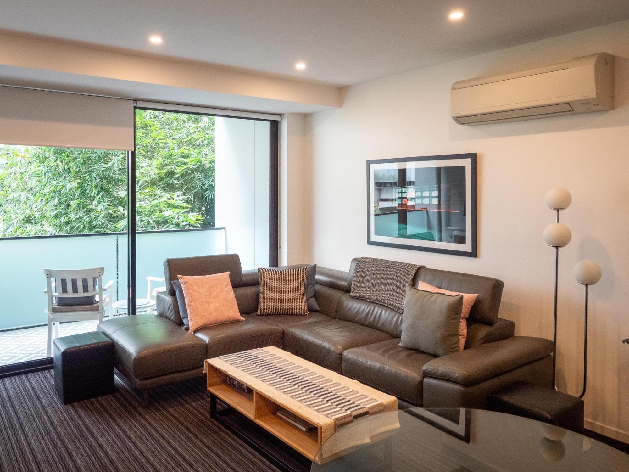 Modern Quiet 1 & 2 Bed Apt Opposite Albert Park Melbourne Bagian luar foto