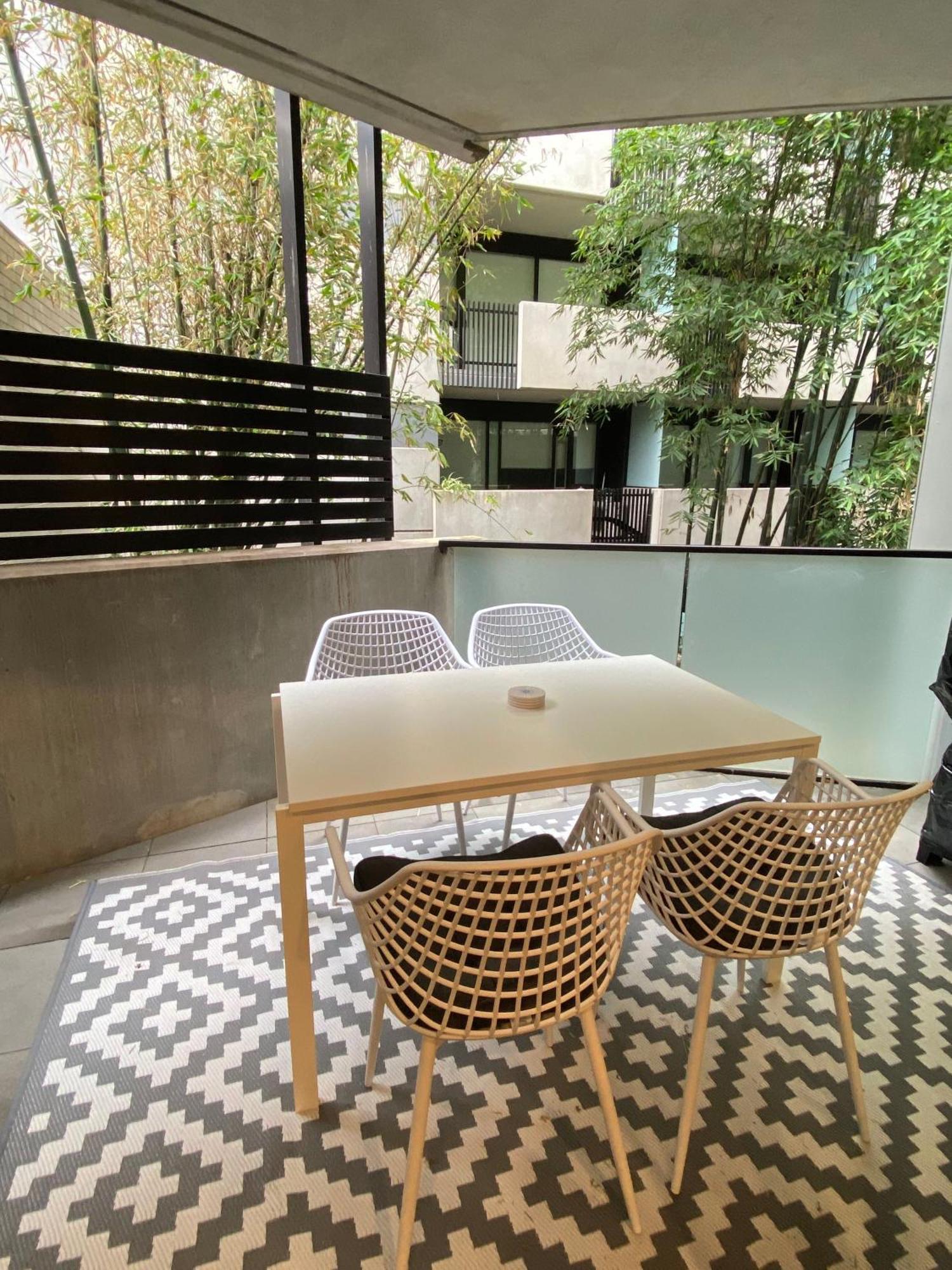 Modern Quiet 1 & 2 Bed Apt Opposite Albert Park Melbourne Bagian luar foto