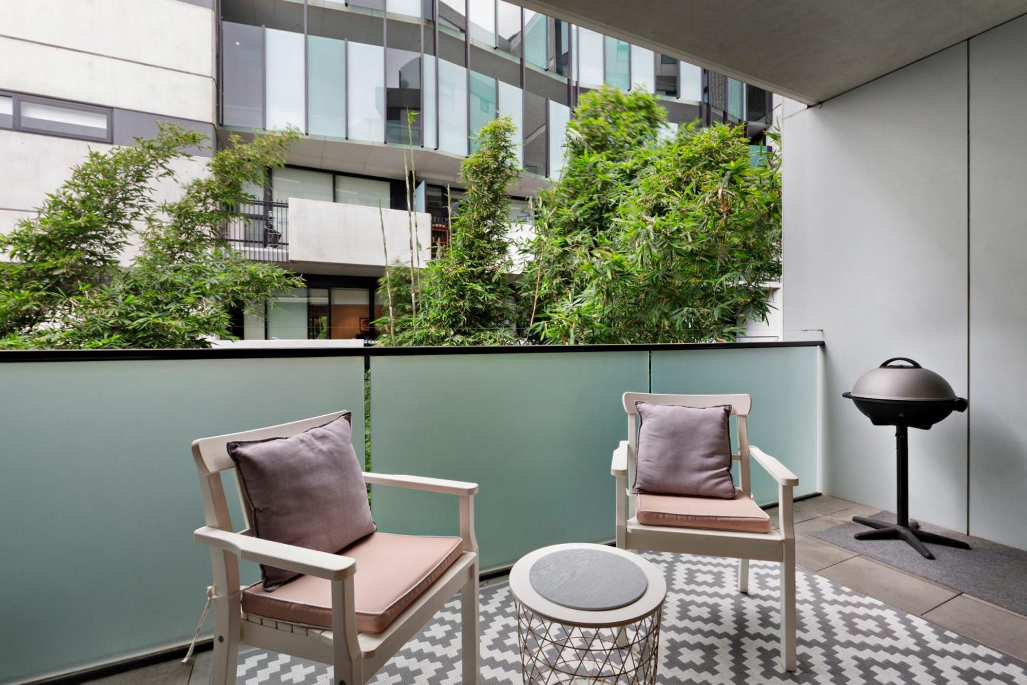 Modern Quiet 1 & 2 Bed Apt Opposite Albert Park Melbourne Bagian luar foto